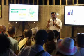 El director técnico de Uso Eficiente del Suelo y Adecuación de Tierras, participó en una charla en el estand del DNP