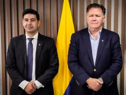 Se posesiona ante el ministro del Agricultura, Indalecio Dangond Baquero, el nuevo director general (e) de la #UPRA, Alberto José Esmeral Ramírez.