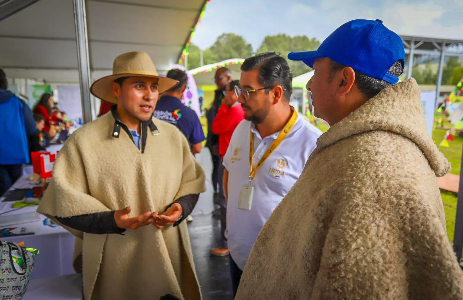 Desde la #PrimeraFeriaNacionalDeLaPapa en Villapinzón, Cundinamarca, la #Upra presentó la oferta institucional para los papicultores de Colombia.