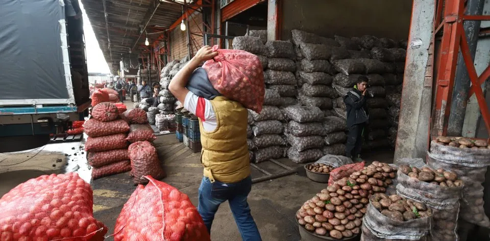 Desde mayo el precio de la papa bajó 50% y otros alimentos como el plátano y los huevos también tuvieron caídas significativas