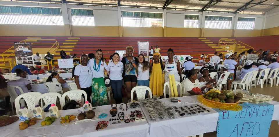 Las concheras de Tumaco y su vida en el mangle