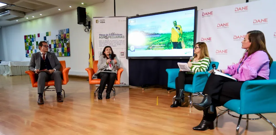 Mesa de Estadísticas Agropecuarias resalta la importancia de la información de tenencia de la tierra en el marco del PES Mesa de Estadísticas Agropecuarias resalta la importancia de la información de tenencia de la tierra en el marco del PES