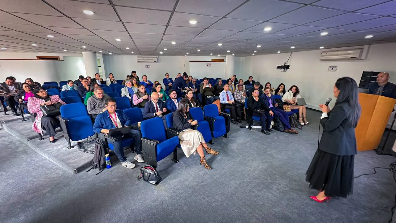 La jefe de la Oficina TIC de la #UPRA, Luz Mery Gómez, acompañó la presentación de la Hoja de Ruta Sectorial de Datos 2025, por parte de la  @Ministerio_TIC .