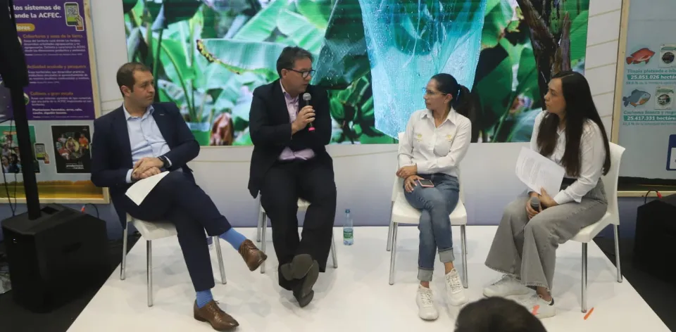 Conversatorio en Agroexpo 2025: Agrologística, el camino hacia la seguridad alimentaria Conversatorio en Agroexpo 2025: Agrologística, el camino hacia la seguridad alimentaria