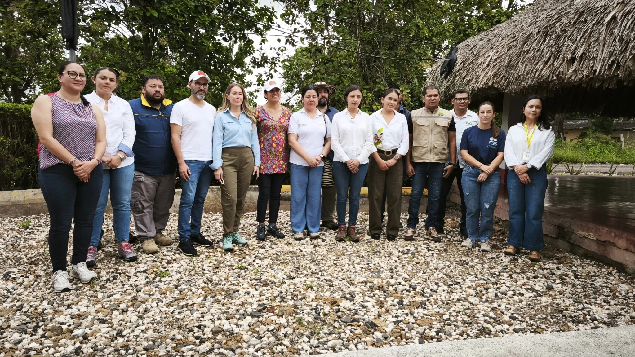 El sector agricultura liderado por la ministra  @MCarvajalinoV  realiza un recorrido por la Cuenca Baja del Río Sinú en Córdoba